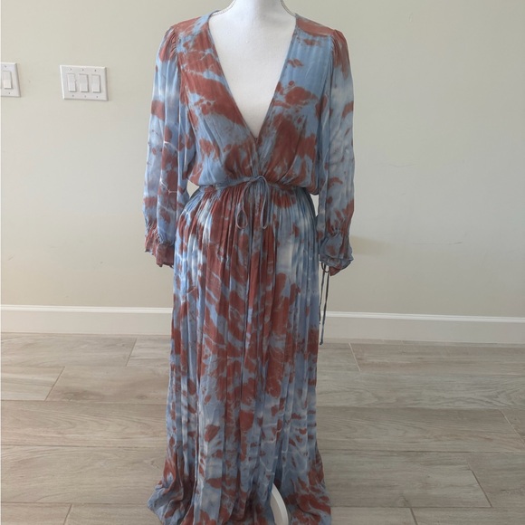 Young Fabulous & Broke Dresses & Skirts - Young, Fabulous & Broke Long Sleeve Boho Tie-Dye Maxi Dress